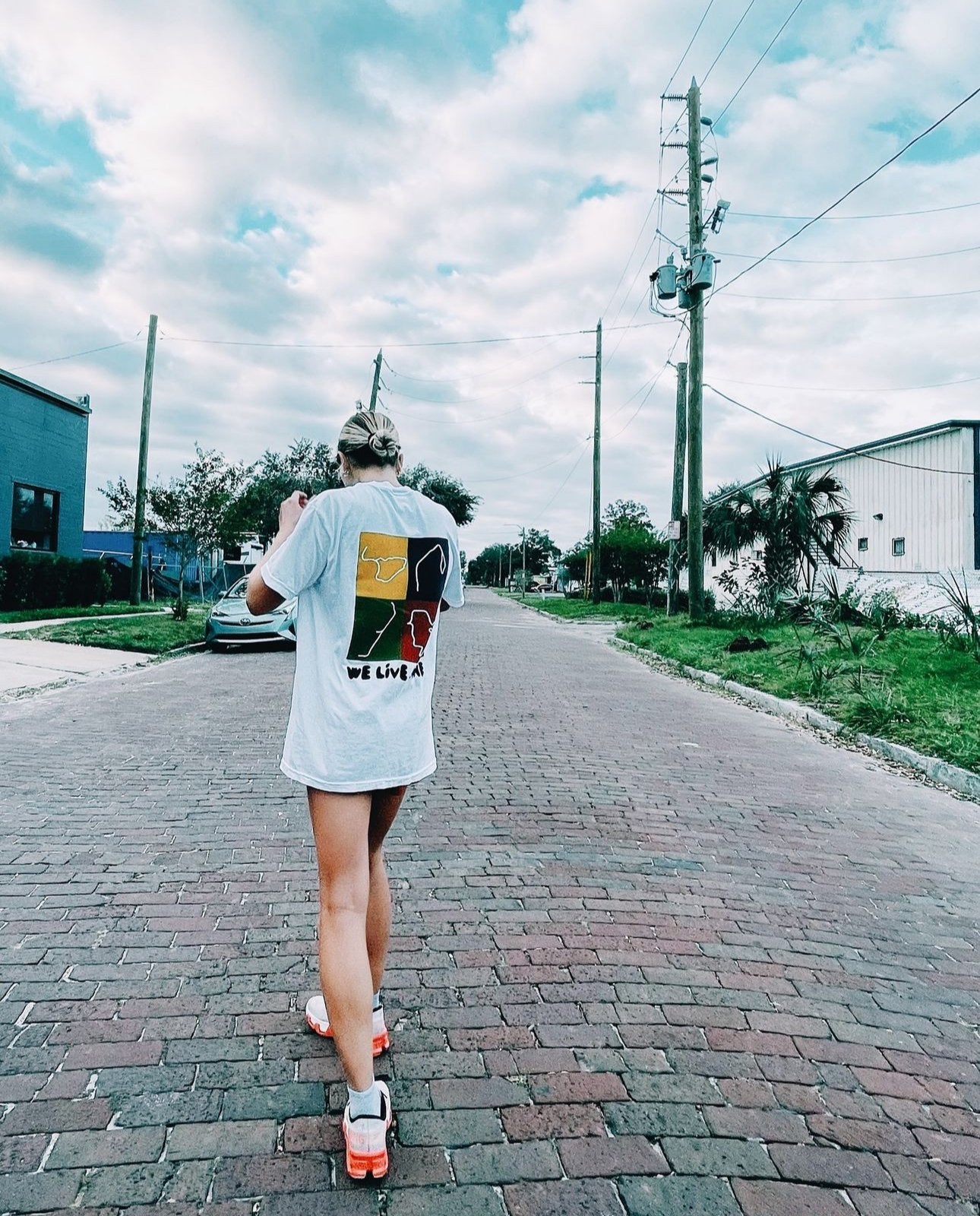 We Live Here Tee-SQ9218009